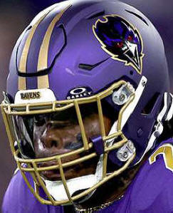 Derrick Henry Gets Pants Pulled Down During Ravens Game Against the Bengals